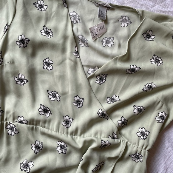 Flowy Spring Dress - Picture 6 of 10